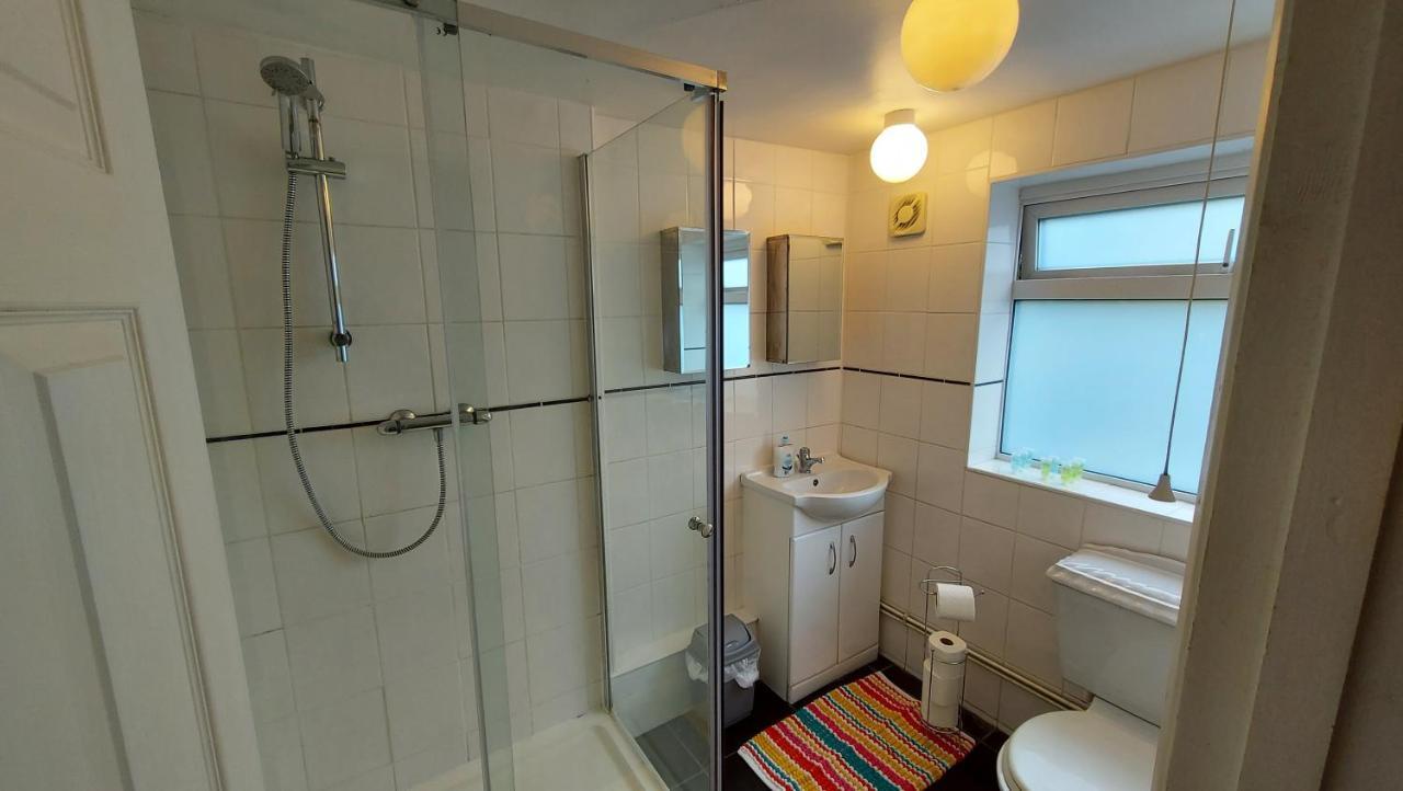 Gillings Villa -Perfect For Long & Short Stays Gillingham (Kent) Exterior foto