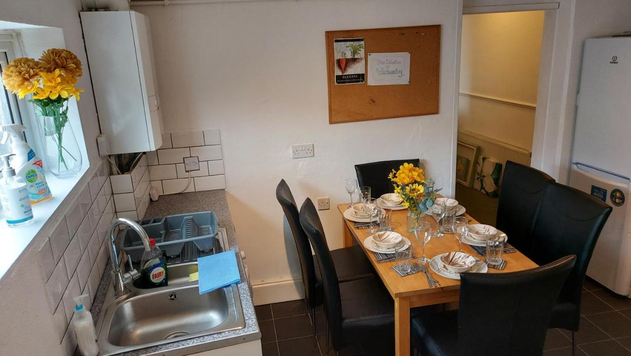Gillings Villa -Perfect For Long & Short Stays Gillingham (Kent) Exterior foto