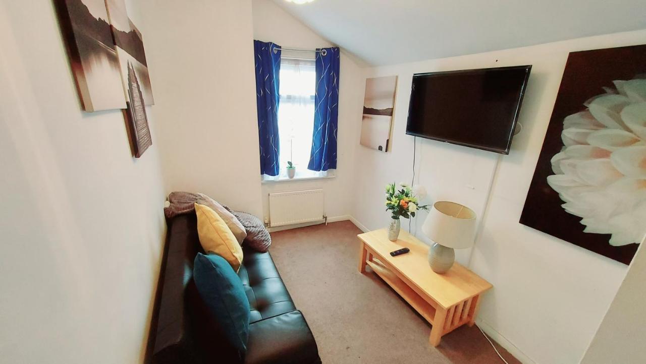 Gillings Villa -Perfect For Long & Short Stays Gillingham (Kent) Exterior foto
